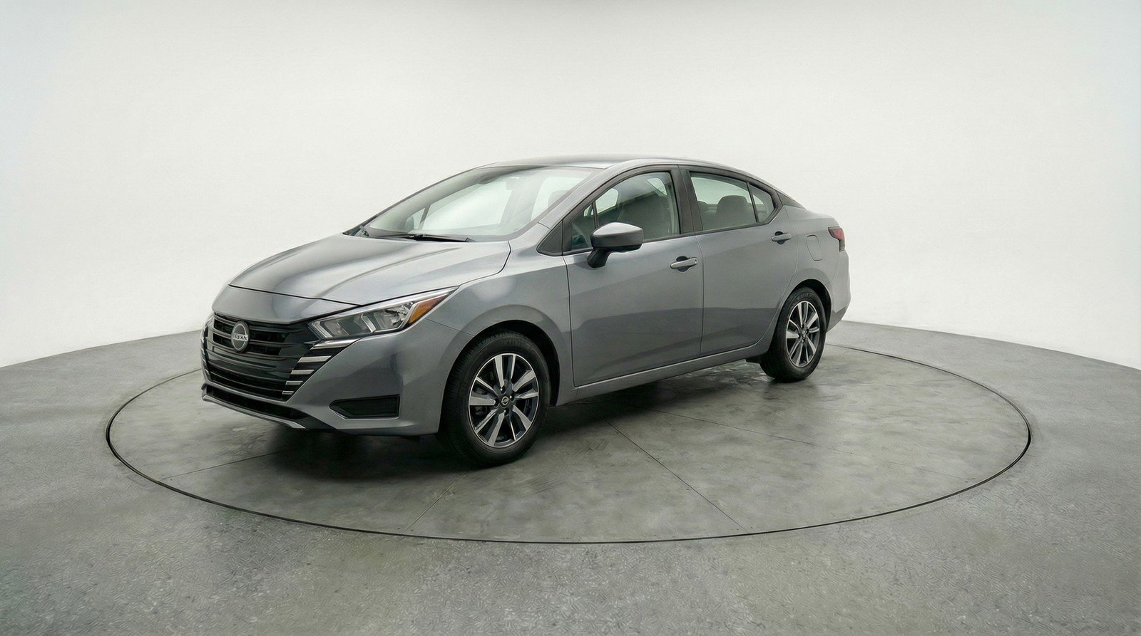 Used 2025 Nissan Versa SV image 3