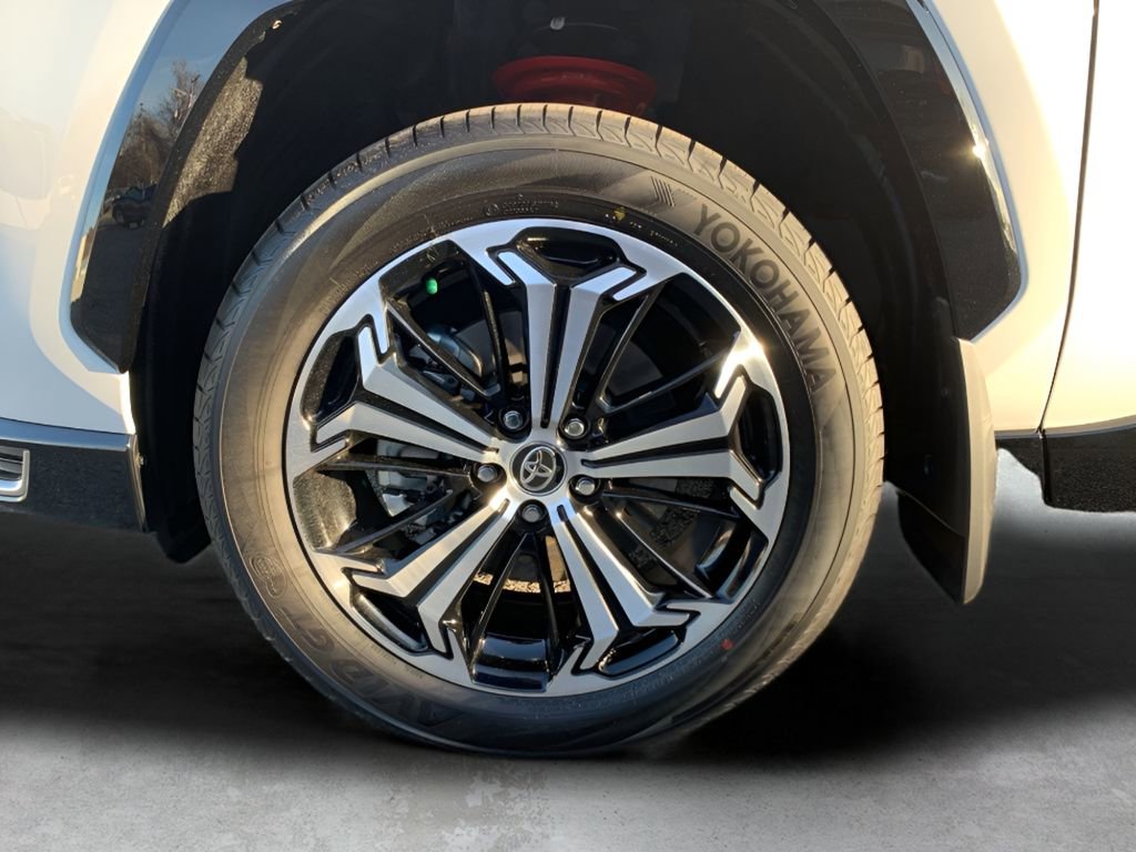 New 2025 Toyota RAV4 XSE image 31