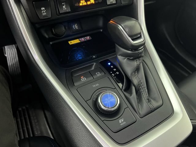 Used 2023 Toyota RAV4 XSE AWD/4WD image 16