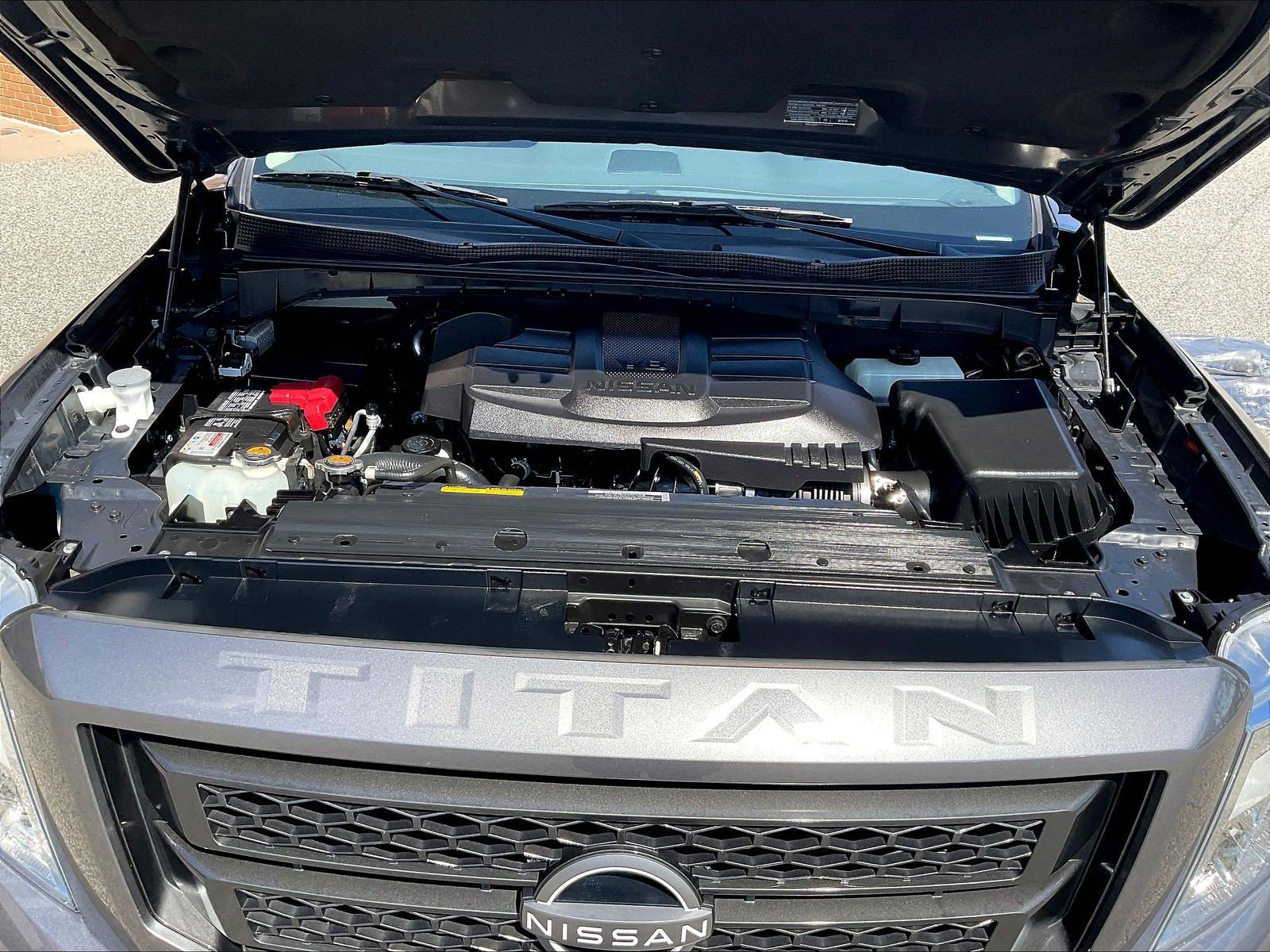 Used 2024 Nissan Titan SV w/ SV Convenience Package AWD/4WD image 33