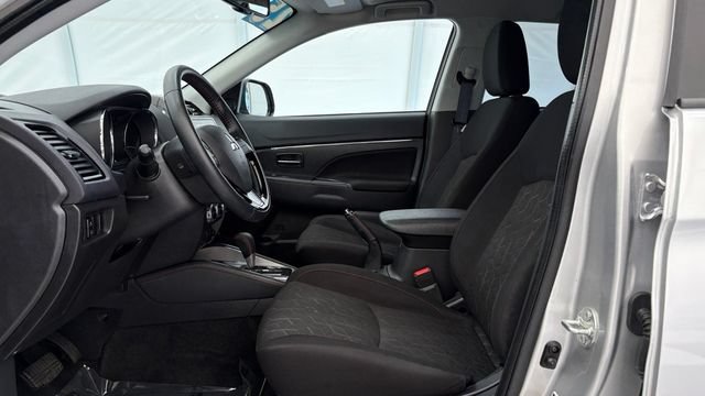Used 2025 Mitsubishi Outlander Sport ES AWD/4WD image 11