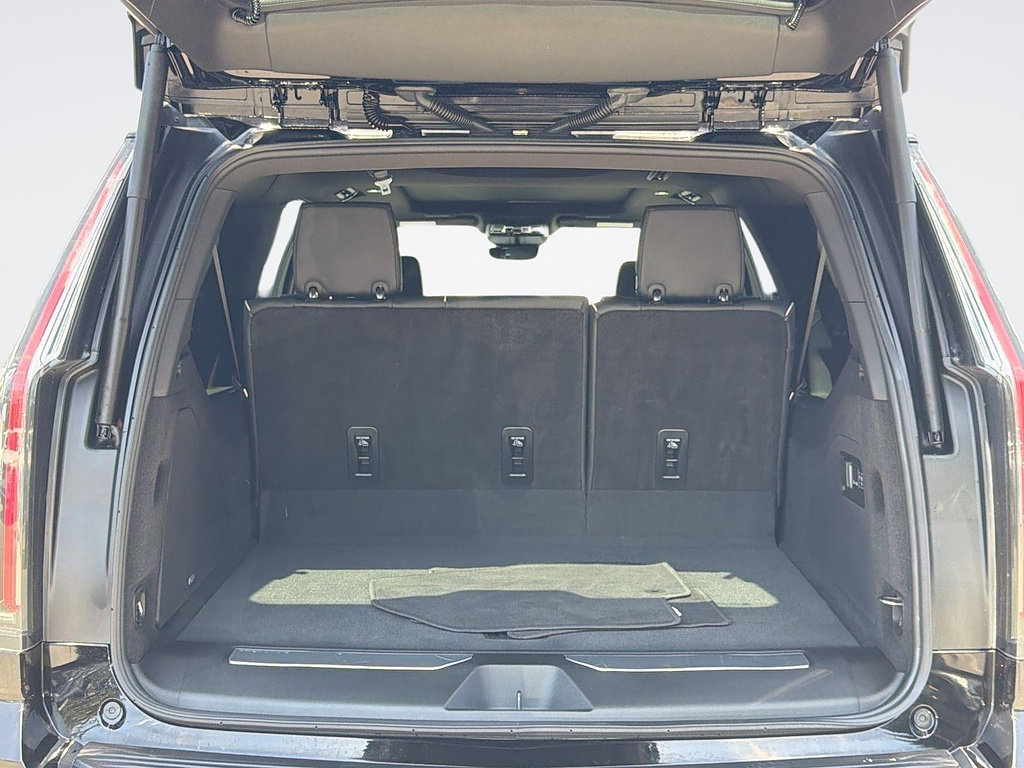 Used 2025 Cadillac Escalade ESV Sport AWD/4WD image 28