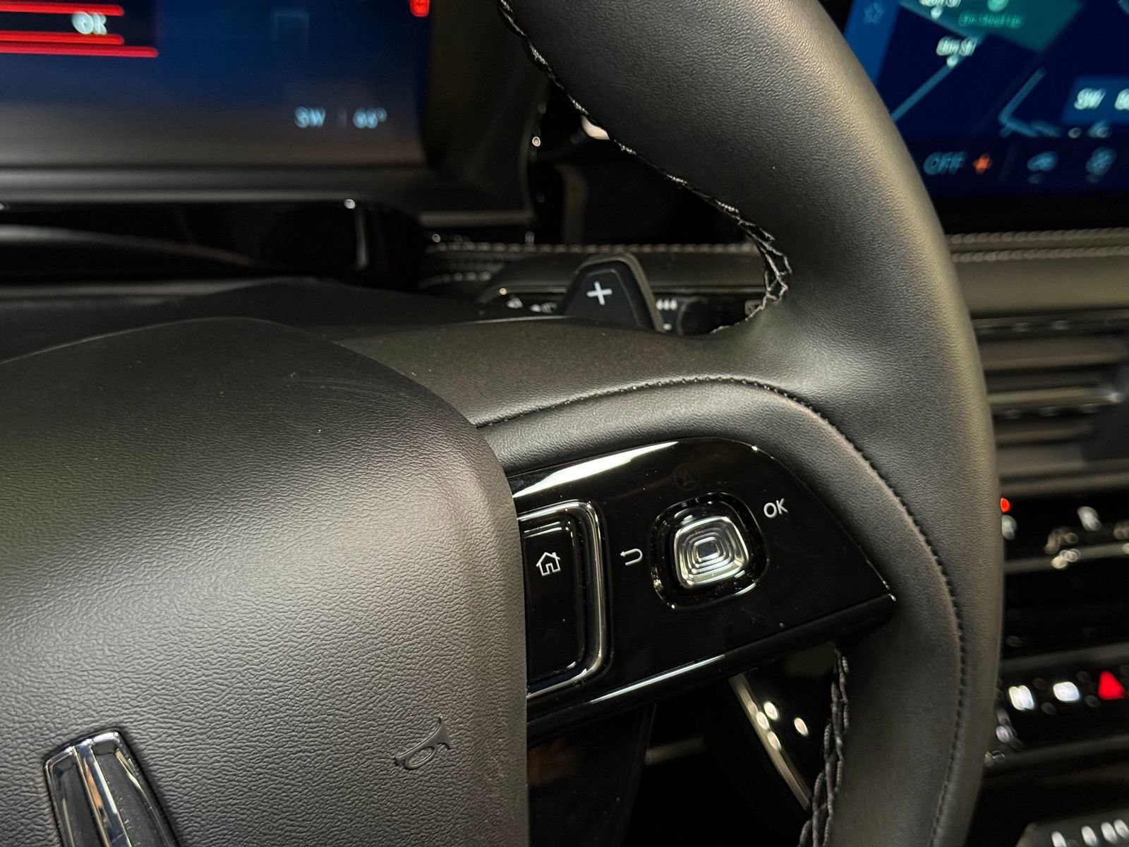 New 2026 Lincoln Corsair Premiere FWD image 27