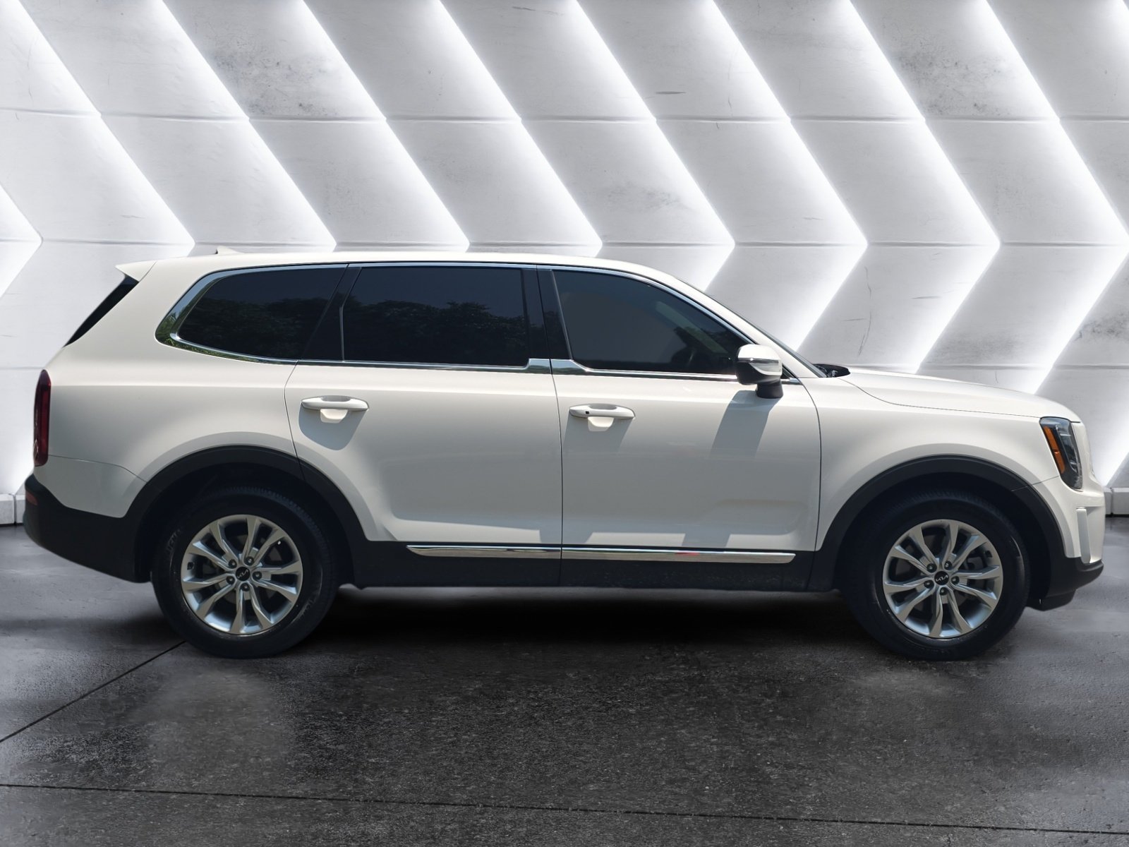 Used 2022 Kia Telluride LX AWD/4WD image 6