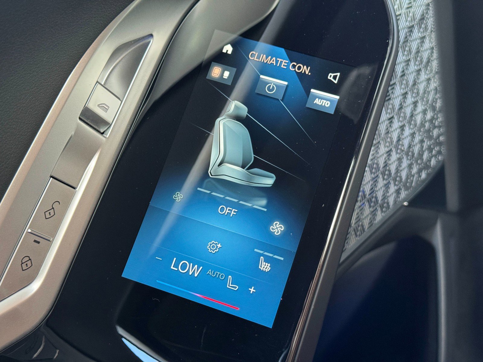 Used 2023 BMW i7 xDrive60 image 39