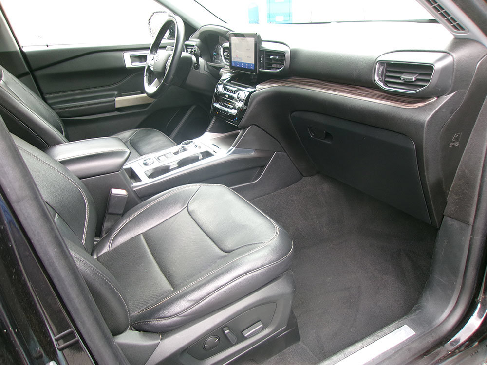Used 2022 Ford Explorer Limited w/ Equipment Group 301A AWD/4WD image 9