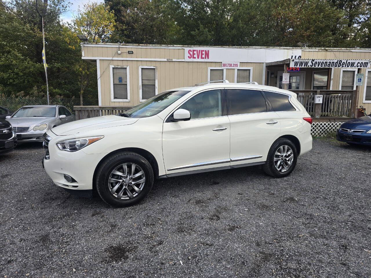Used 2015 INFINITI QX60 AWD w/ Premium Plus Package image 2