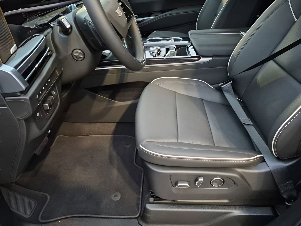 New 2026 Cadillac Escalade ESV Sport AWD/4WD image 36
