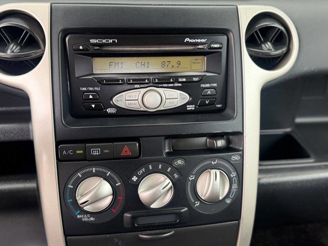 Used 2006 Scion xB image 10