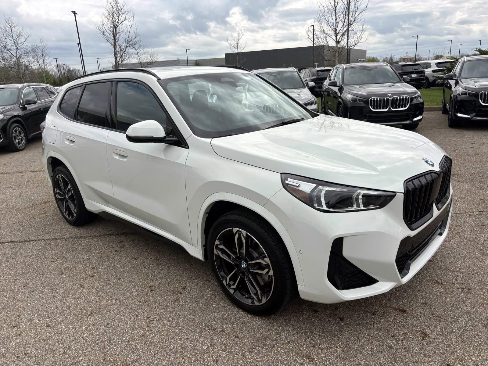 Used 2026 BMW X1 xDrive28i w/ M Sport Package image 3