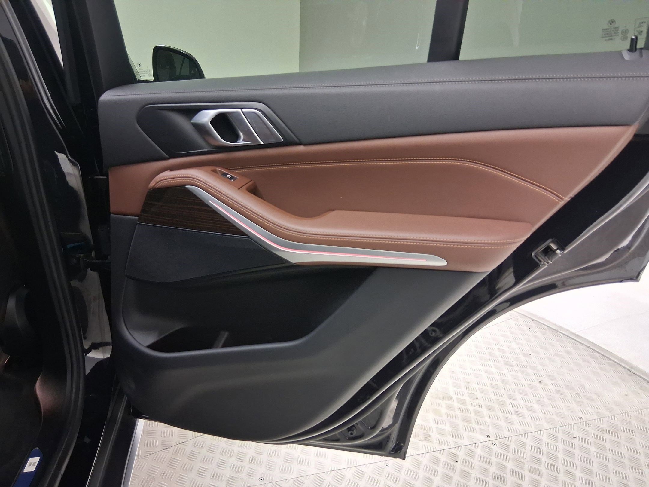 Used 2023 BMW X5 sDrive40i w/ Climate Comfort Package image 32