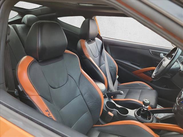 Used 2016 Hyundai Veloster Turbo w/ Option Group 04 FWD image 14