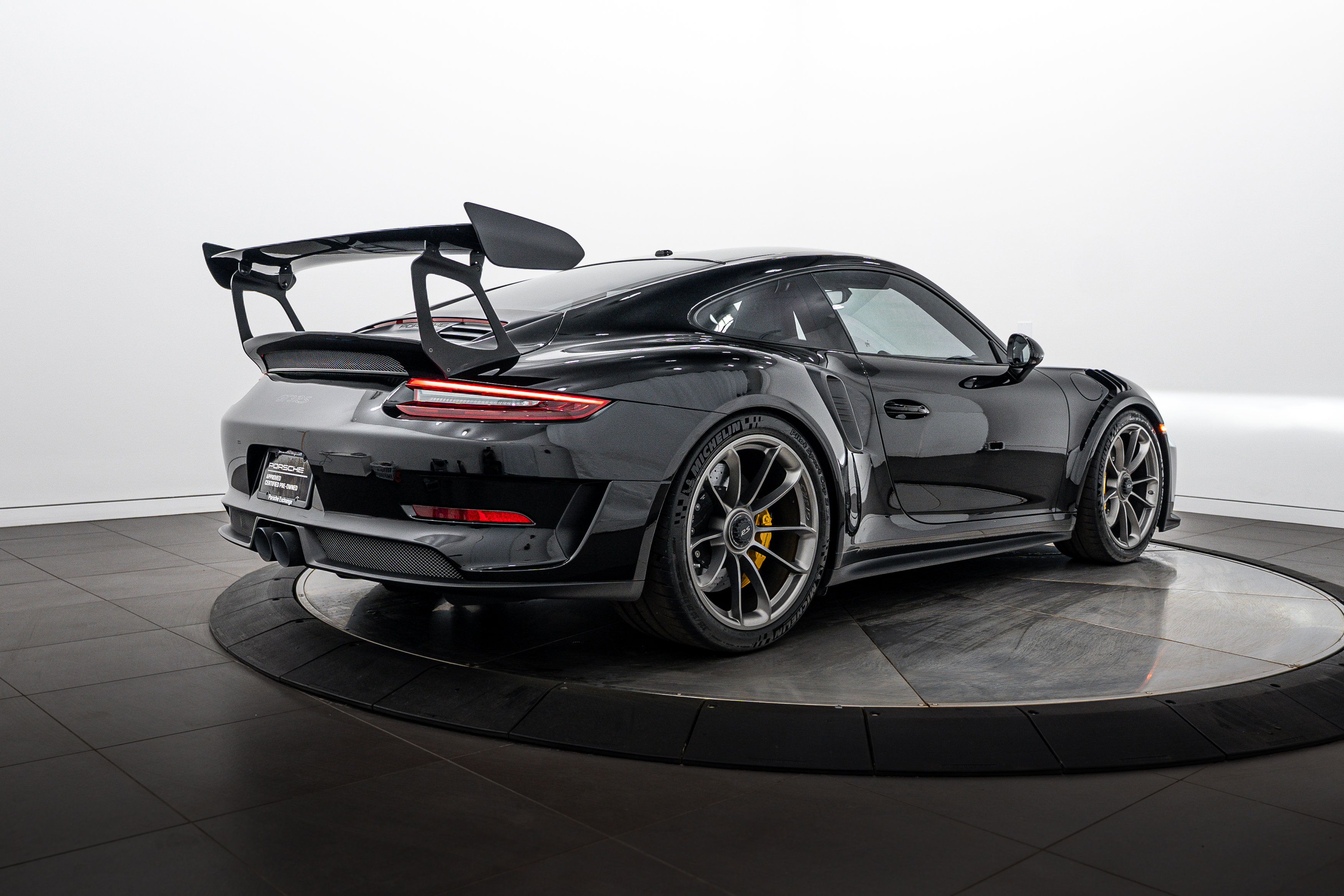 Certified 2019 Porsche 911 GT3 RS RWD image 7