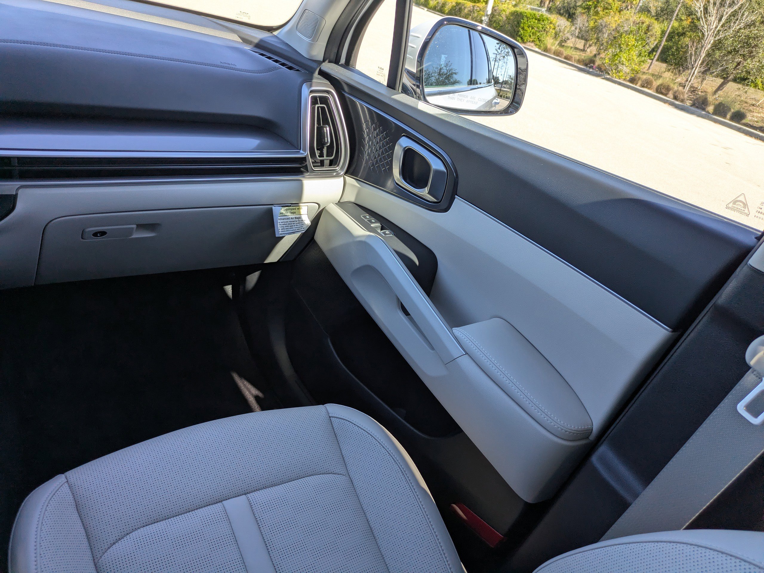 Certified 2025 Kia Sorento S image 22