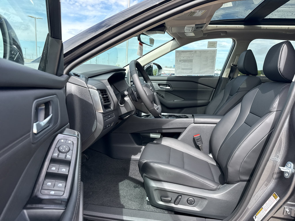 New 2026 Nissan Rogue Dark Armor AWD/4WD image 11
