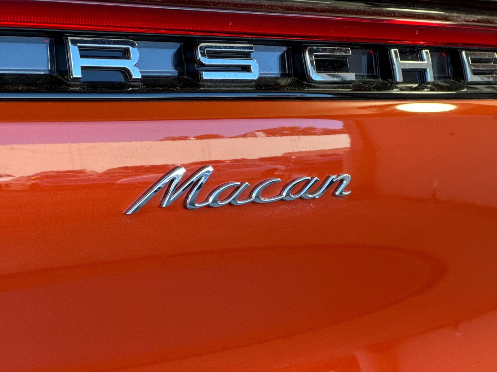 Certified 2025 Porsche Macan image 35
