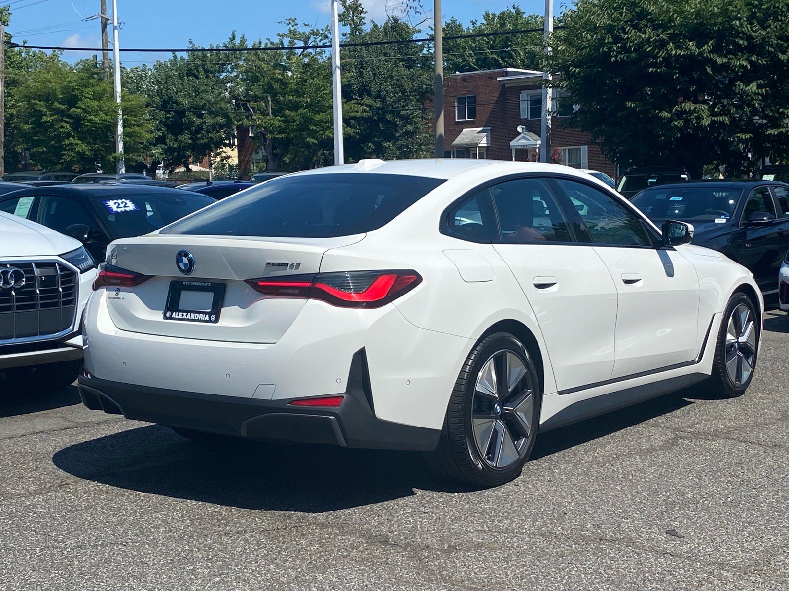 Used 2023 BMW i4 eDrive40 w/ Premium Package RWD image 3