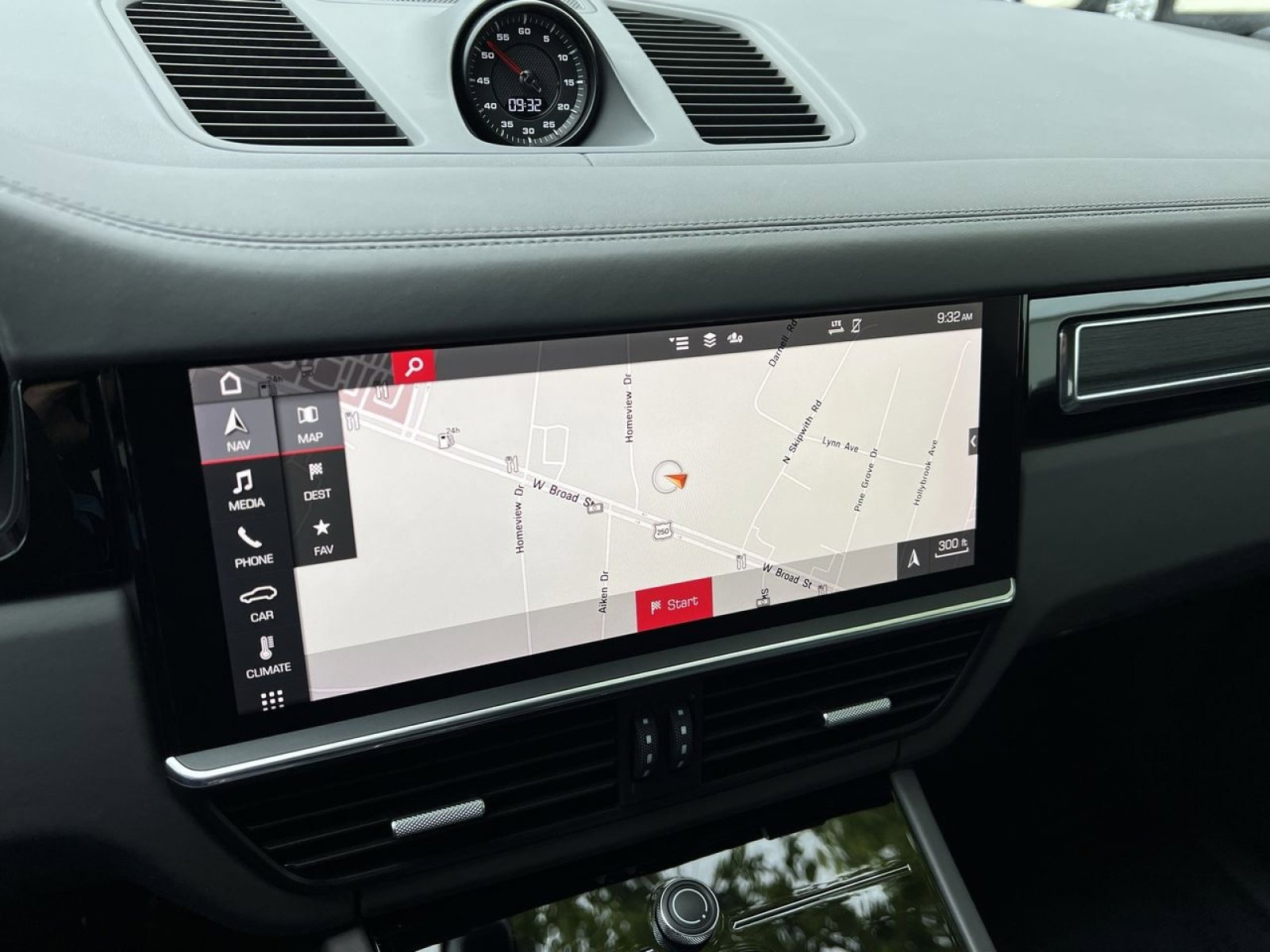 Used 2021 Porsche Cayenne GTS AWD/4WD image 25