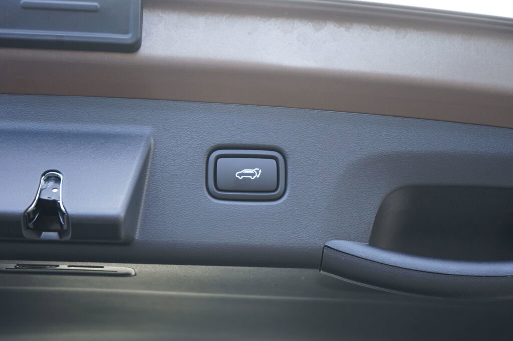 Certified 2025 Hyundai Tucson Limited AWD/4WD image 14