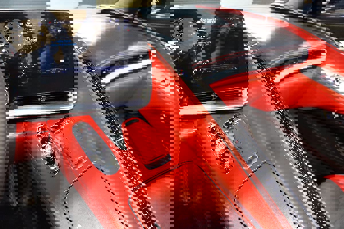 Used 2024 Chevrolet Corvette Stingray Premium Conv w/ Z51 Performance Package image 57