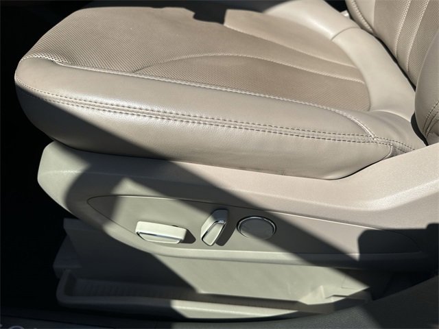 Used 2022 Lincoln Nautilus Reserve w/ Equipment Group 201A image 12