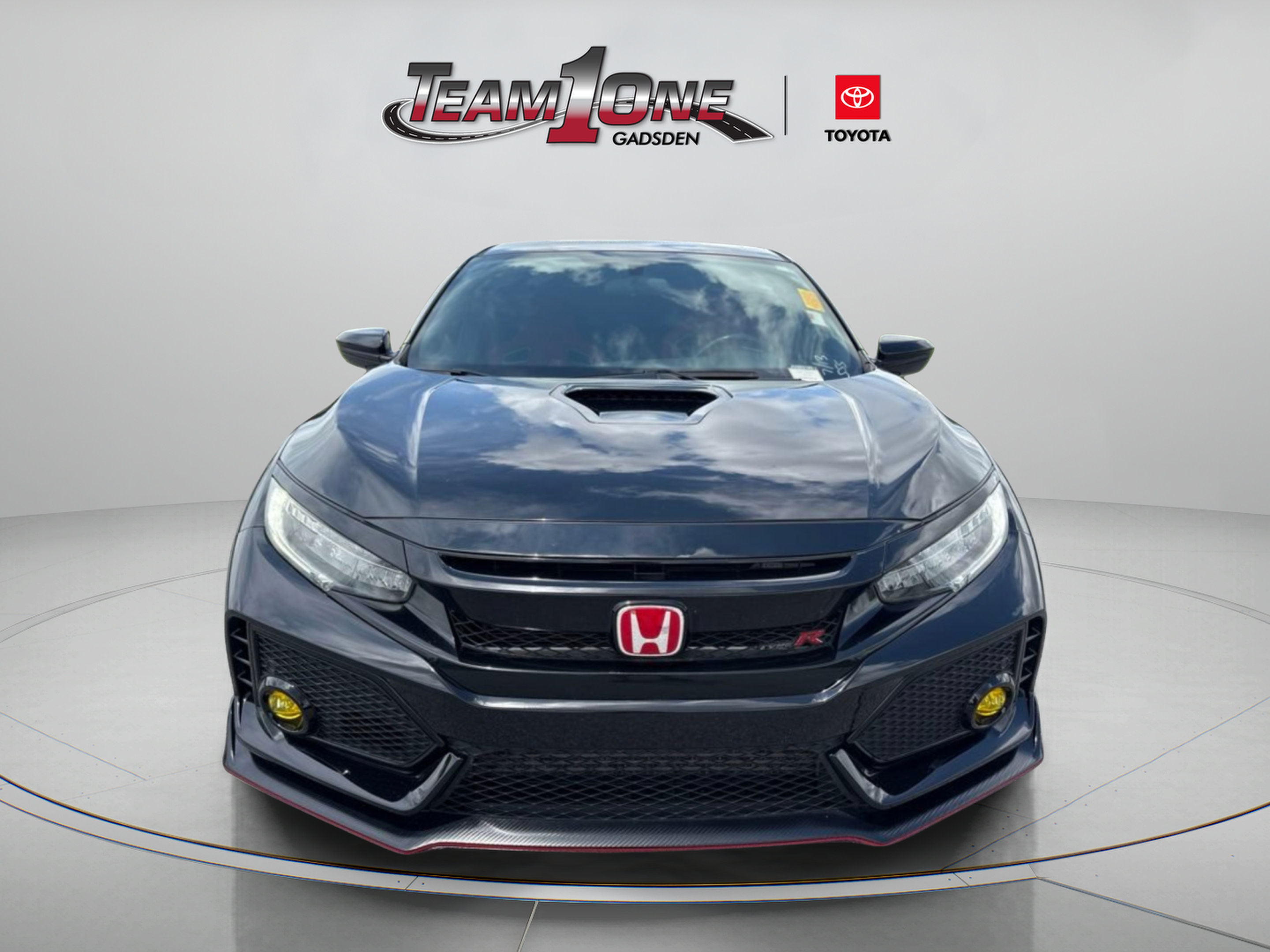 Used 2018 Honda Civic Type R image 2