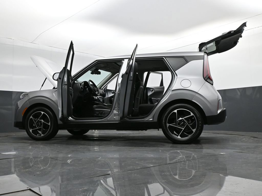 Used 2023 Kia Soul EX image 31