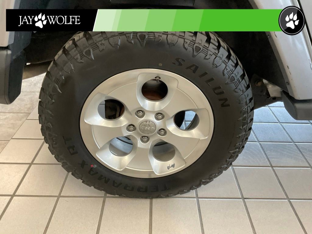 Used 2015 Jeep Wrangler Unlimited Sahara w/ Max Tow Package AWD/4WD image 7