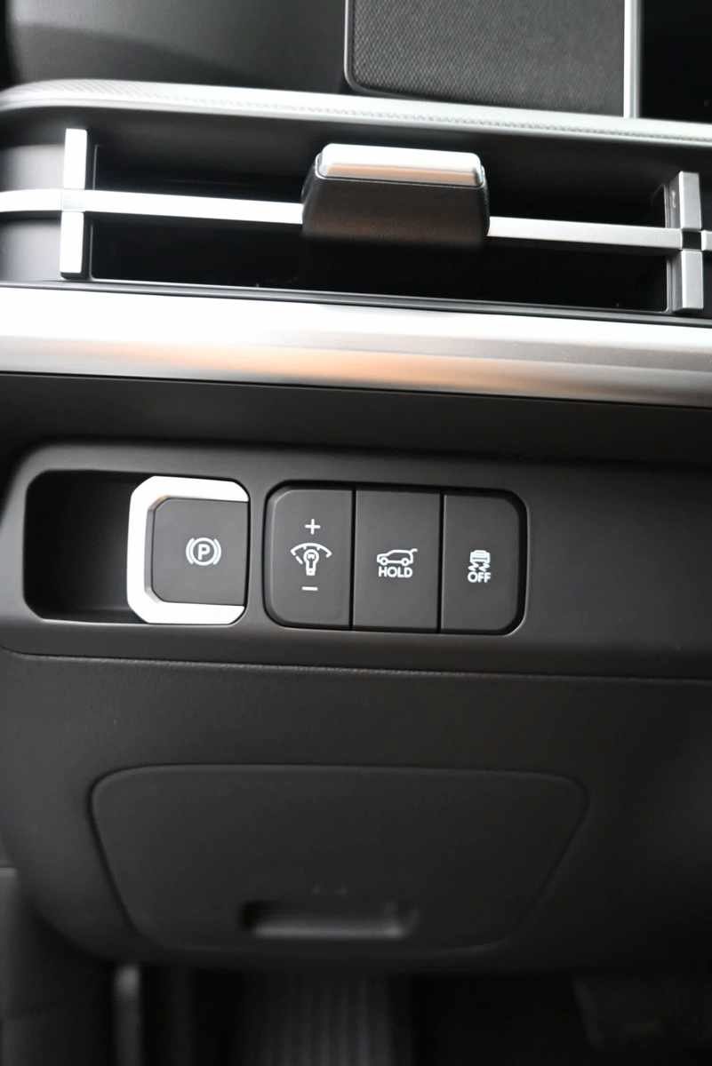 New 2026 Hyundai Santa Fe SE FWD image 23