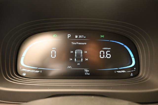 New 2026 Hyundai Venue SEL FWD image 31