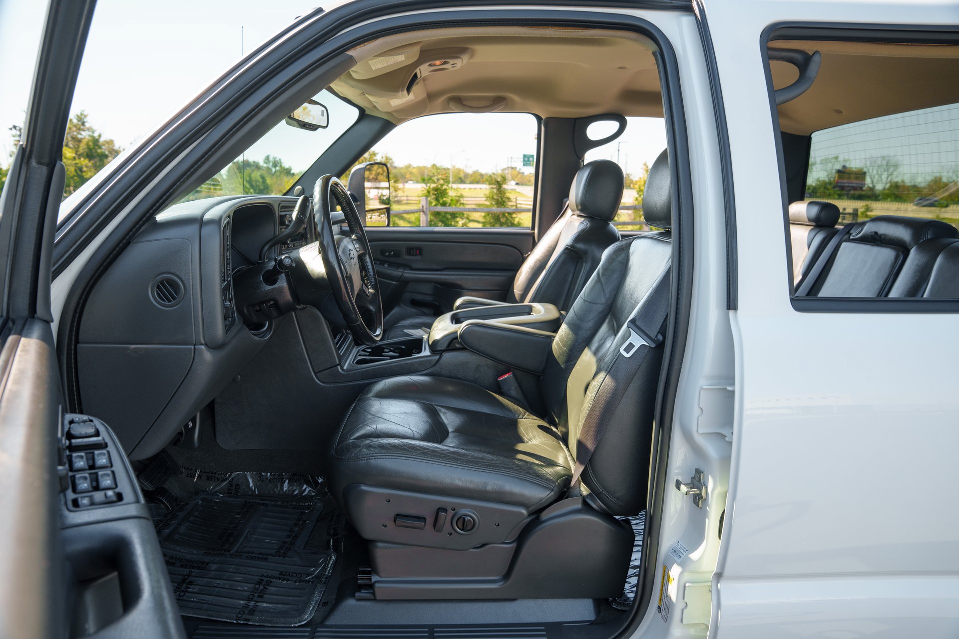 Used 2007 Chevrolet Silverado 2500 LT w/ Heavy-Duty Power Package AWD/4WD image 38