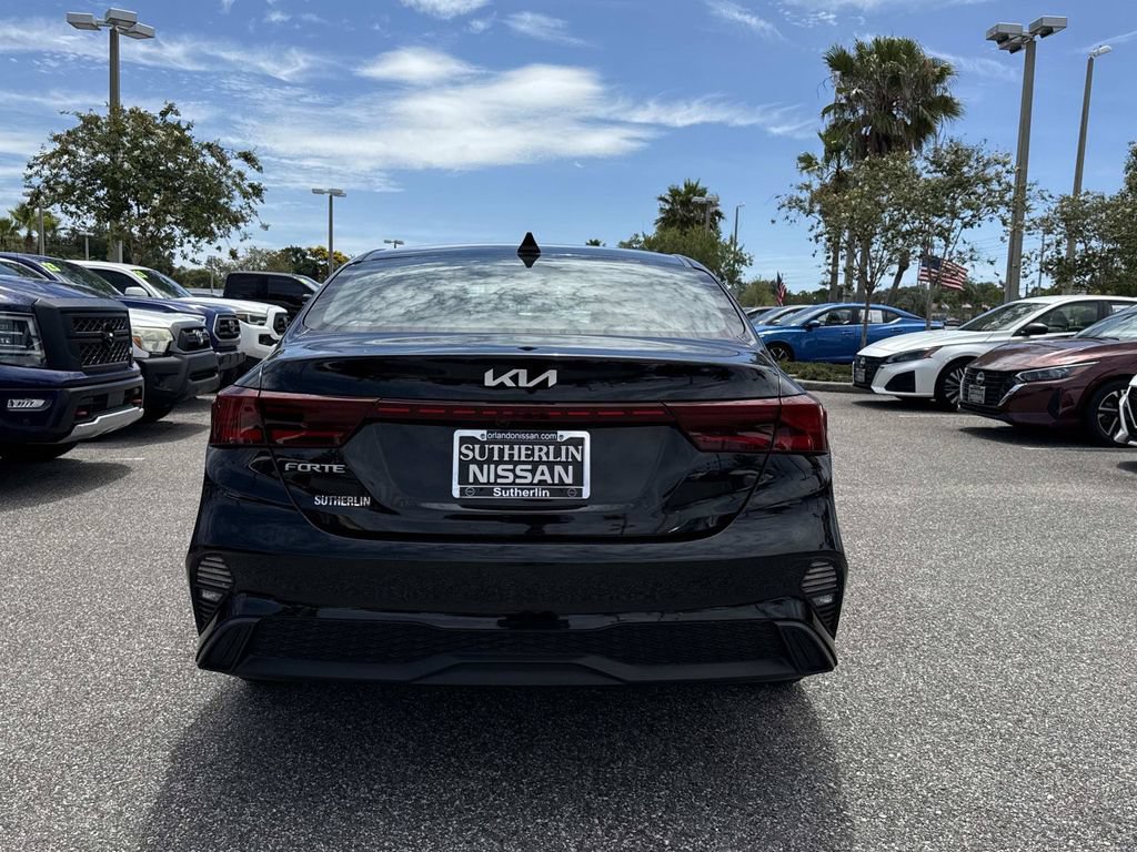 Used 2024 Kia Forte LXS FWD image 5
