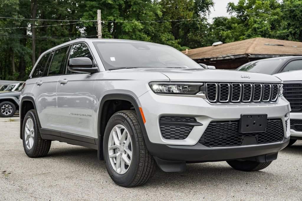 New 2025 Jeep Grand Cherokee Laredo X w/ Luxury Tech Group I