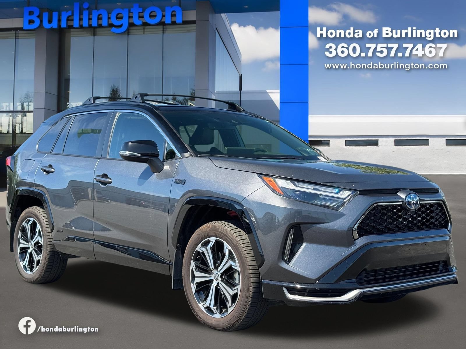 Used 2023 Toyota RAV4 XSE w/ Weather Package AWD/4WD image 8