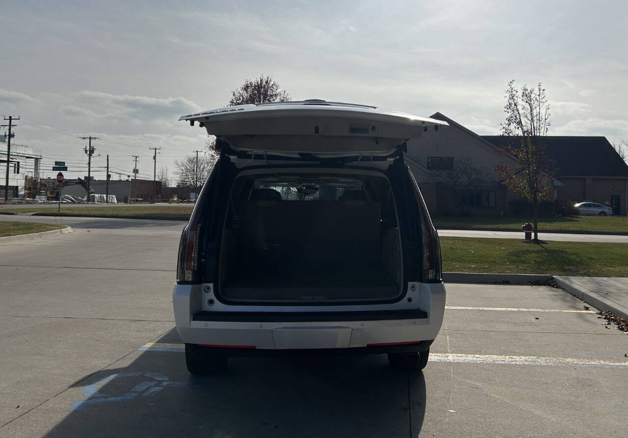 Used 2016 Cadillac Escalade ESV Luxury image 8