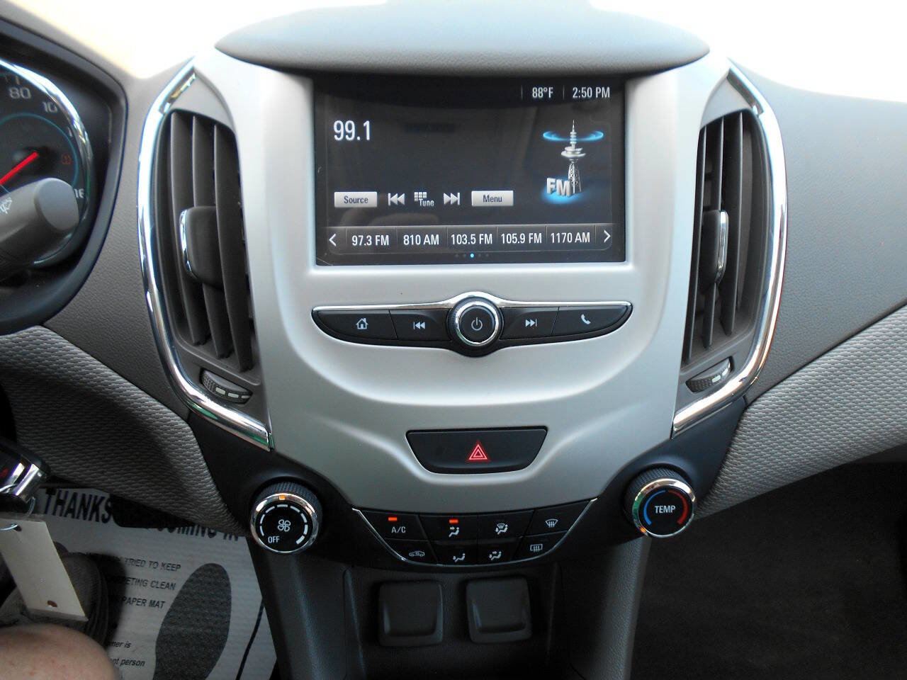 Used 2018 Chevrolet Cruze LS FWD image 15
