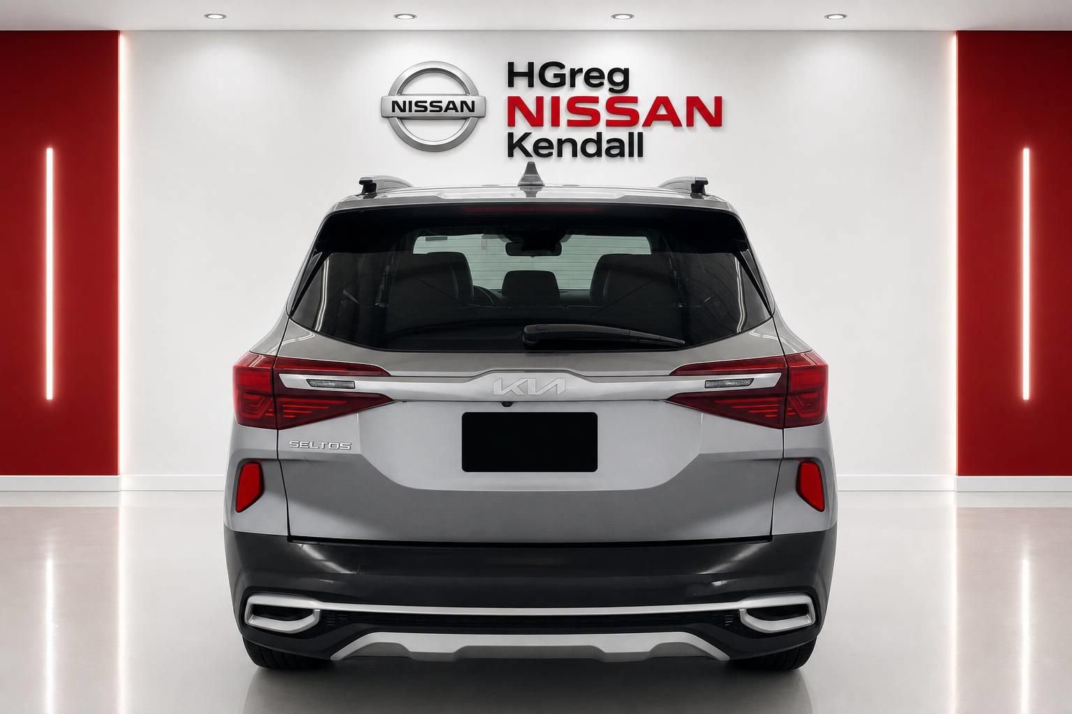 Used 2023 Kia Seltos S w/ Navigation Package FWD image 6