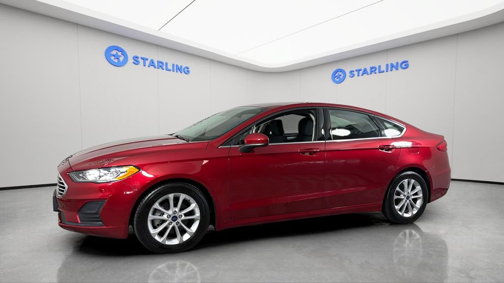 Used 2020 Ford Fusion SE FWD image 2