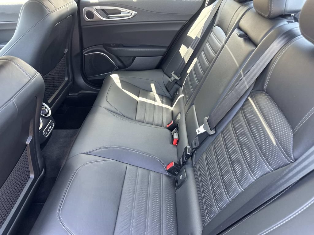 Used 2023 Alfa Romeo Giulia Veloce RWD image 25