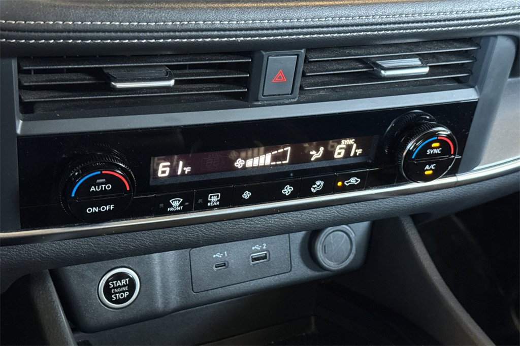 Used 2023 Nissan Rogue SV image 25