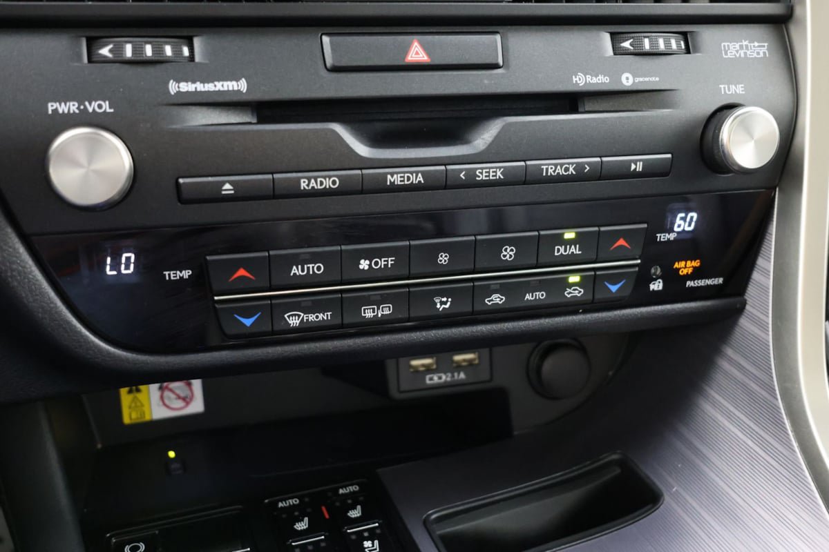 Used 2022 Lexus RX 450h F Sport w/ Cold Area Package (CT) AWD/4WD image 34