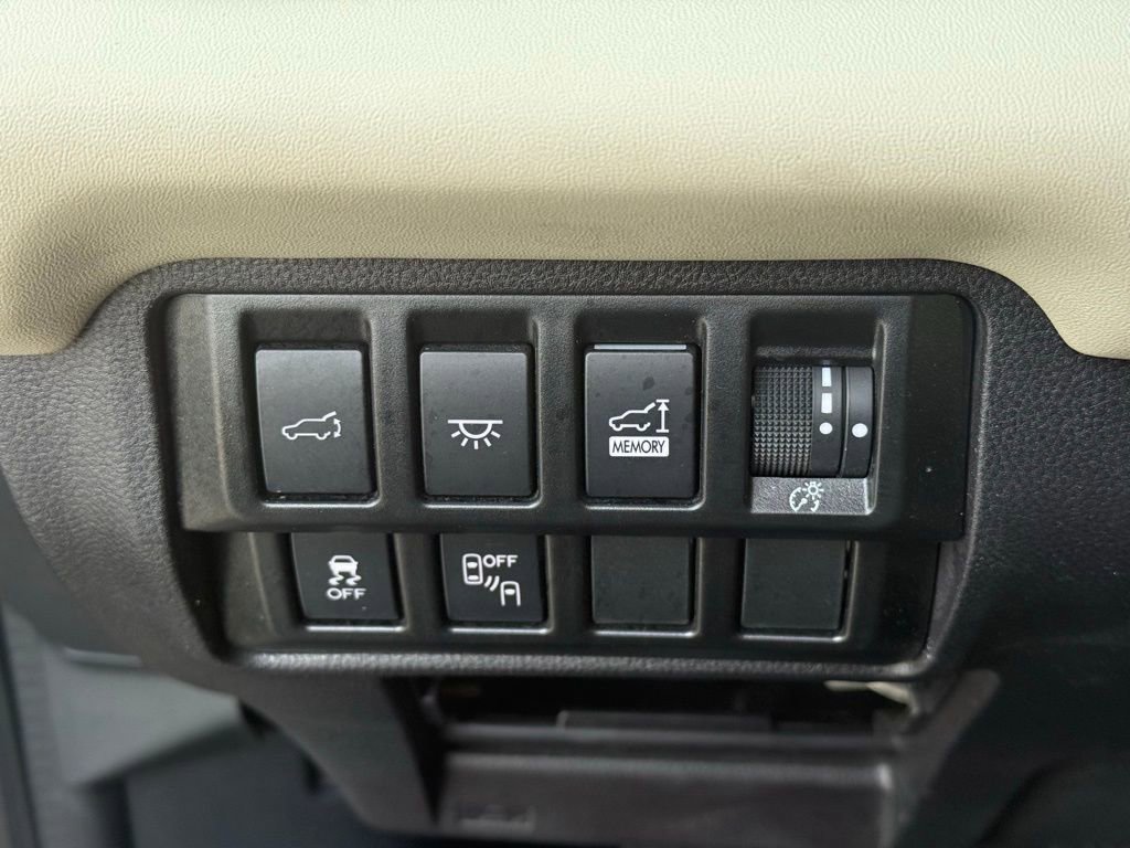 Used 2022 Subaru Ascent Limited w/ Technology Package image 10