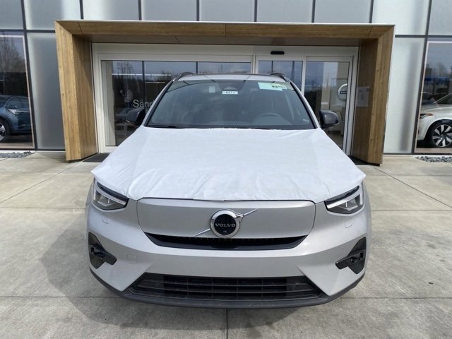 New 2023 Volvo XC40 Recharge Plus w/ Protection Package Premier image 3