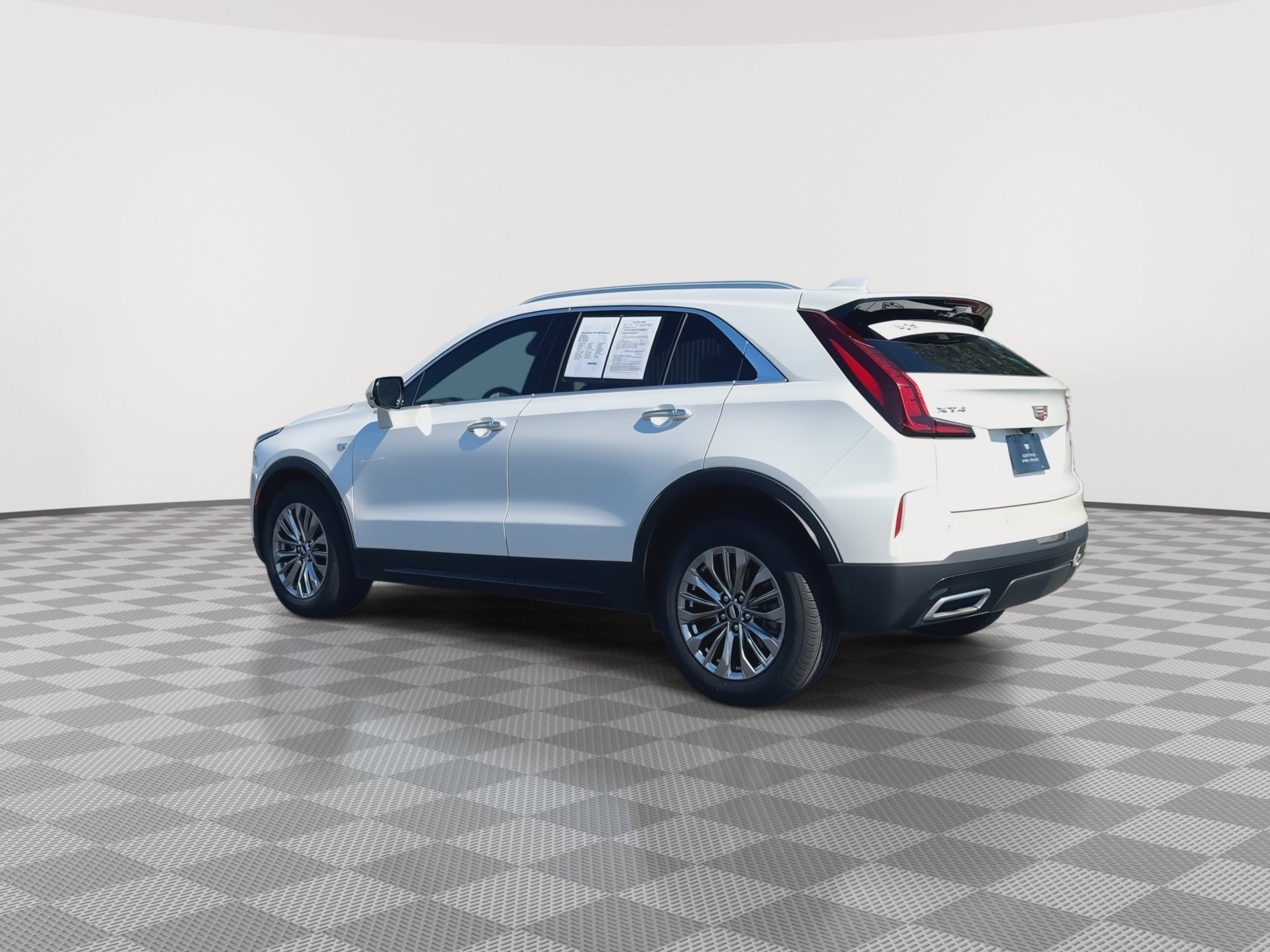 Used 2025 Cadillac XT4 Premium Luxury w/ Technology Package FWD image 6