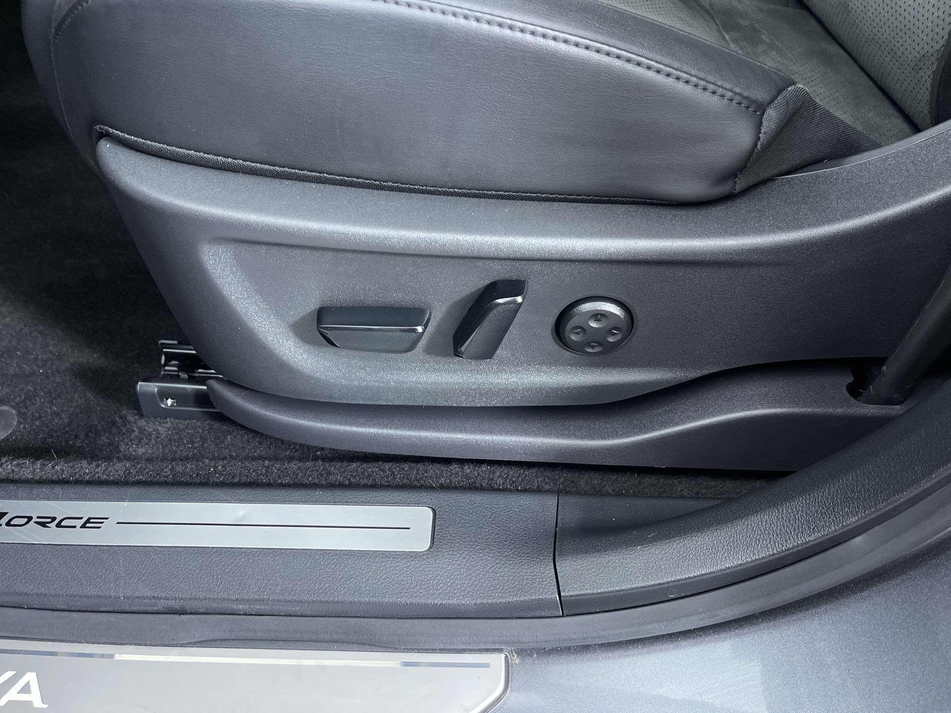 Certified 2024 Nissan Ariya AWD image 13