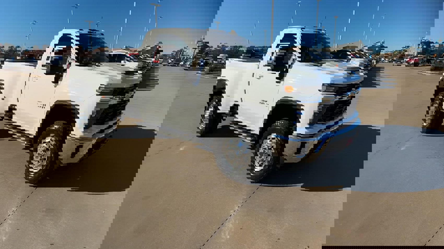 Used 2024 Chevrolet Silverado 3500 LT image 3