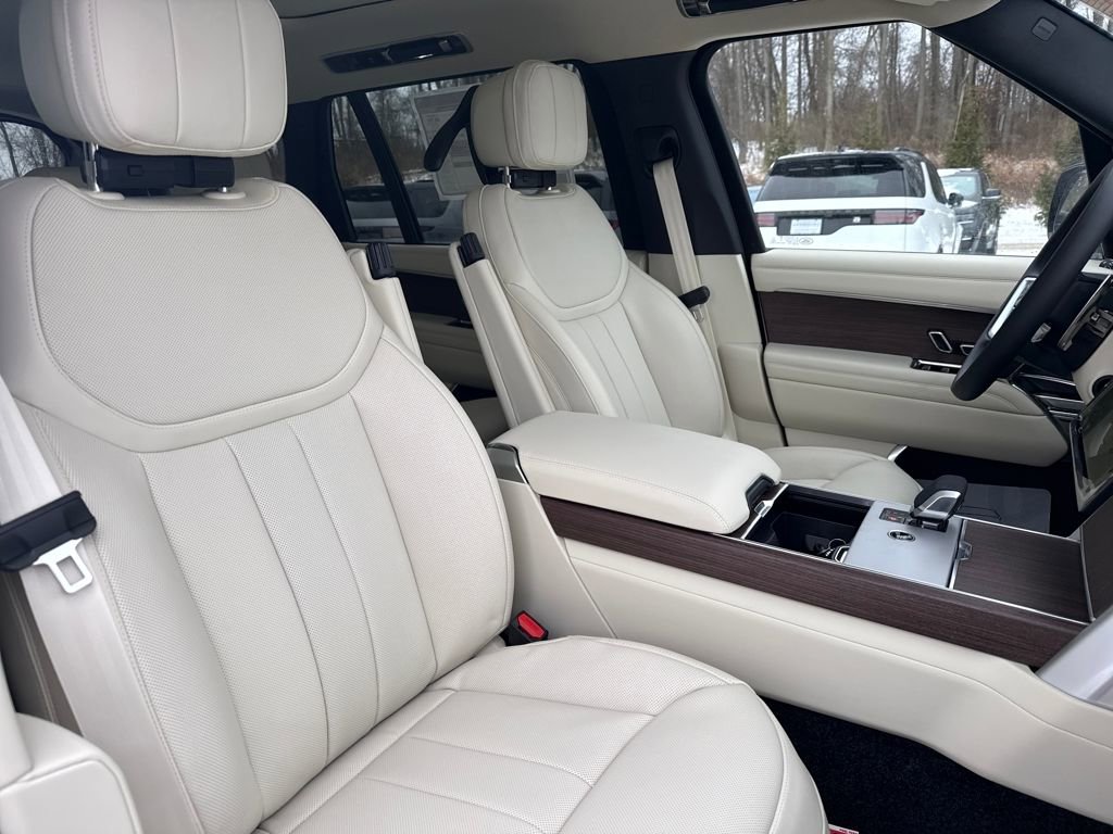 New 2026 Land Rover Range Rover Long Wheelbase SE image 16