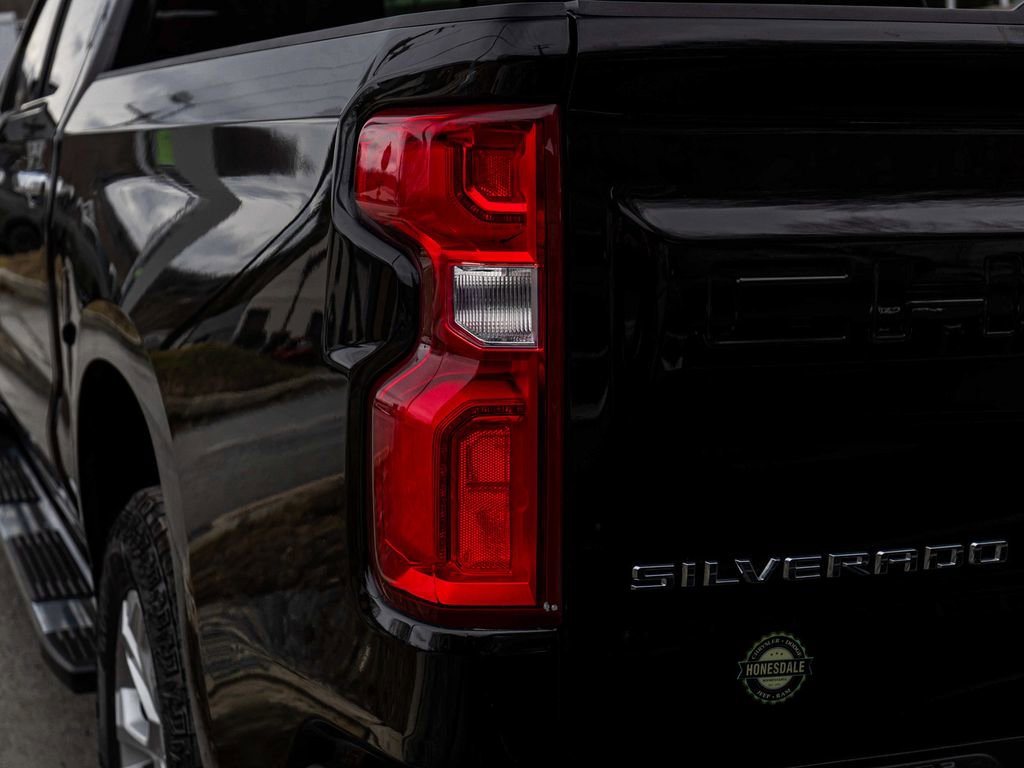 Used 2022 Chevrolet Silverado 1500 LTZ image 37