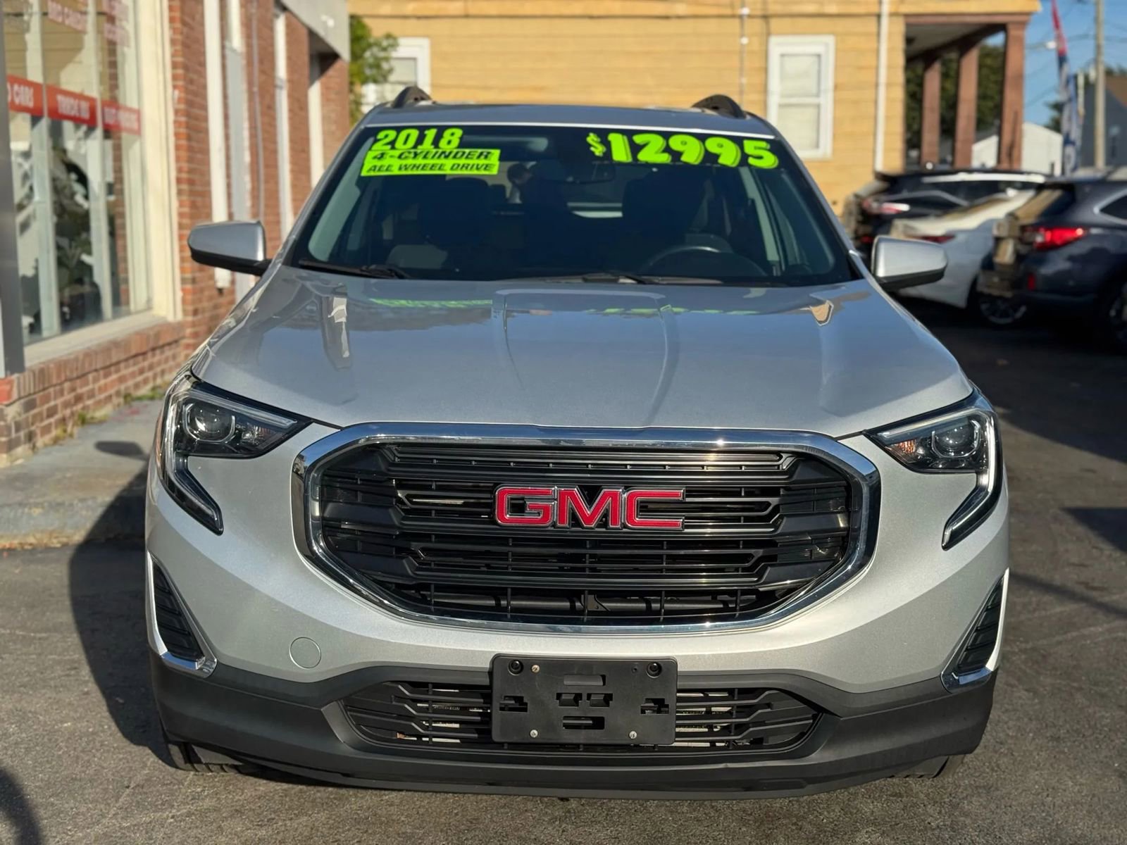 Used 2018 GMC Terrain SLE w/ Driver Convenience Package image 2