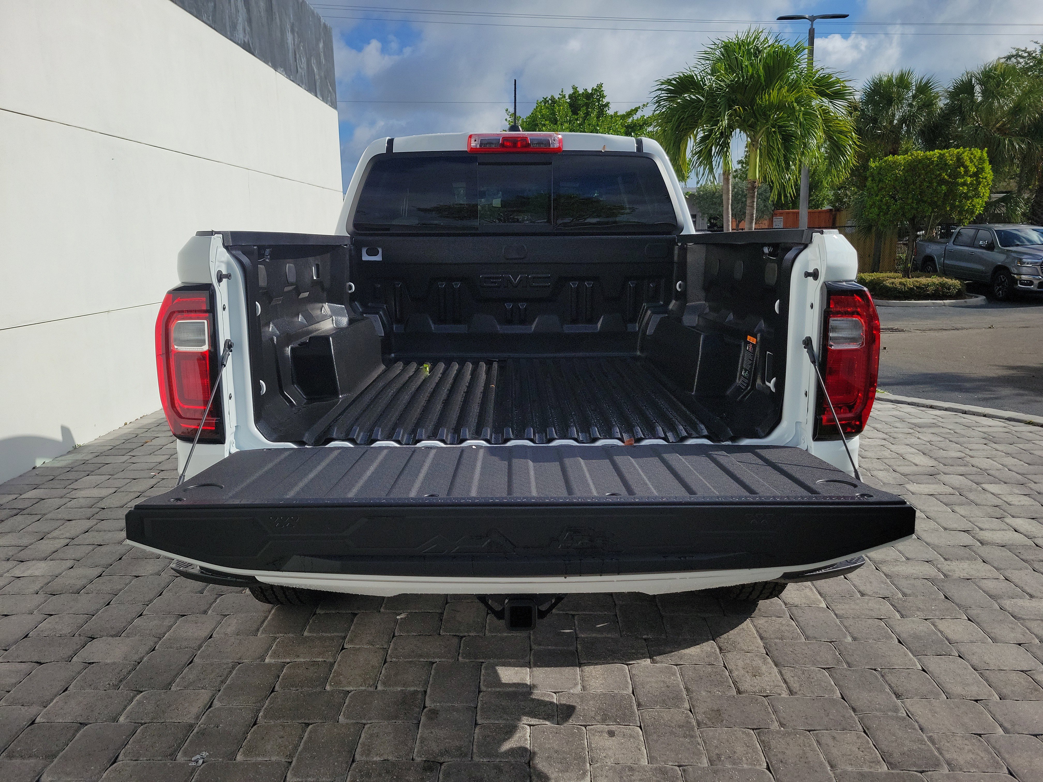 New 2026 GMC Canyon Elevation RWD image 9